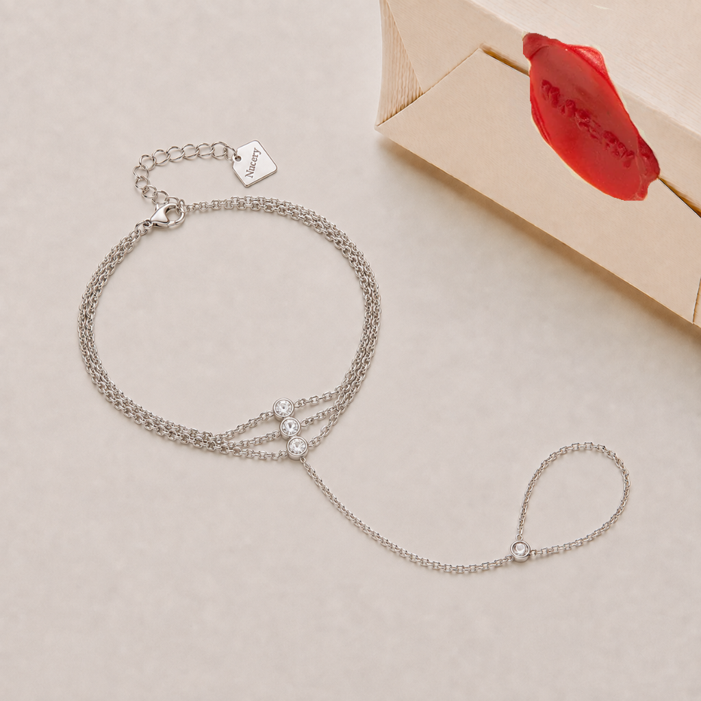 Vela Hand Chain